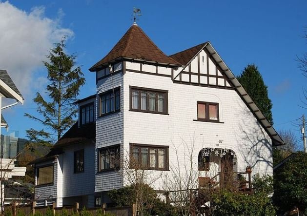 North Vancouver House for Sale